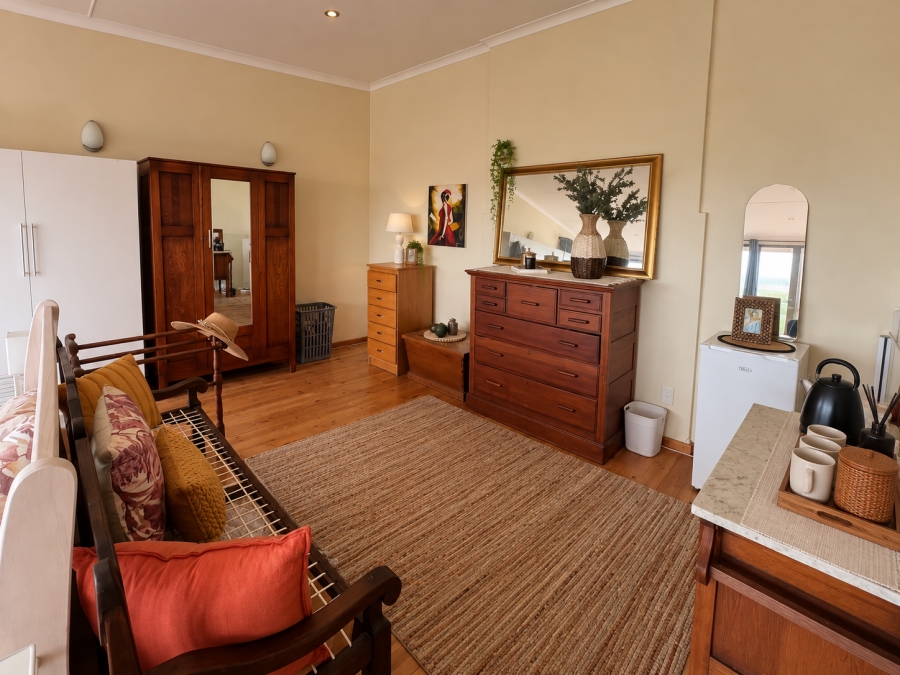 5 Bedroom Property for Sale in Stilbaai Wes Western Cape